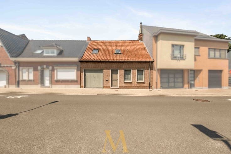 Te renoveren woning met 3 slaapkamers op toplocatie