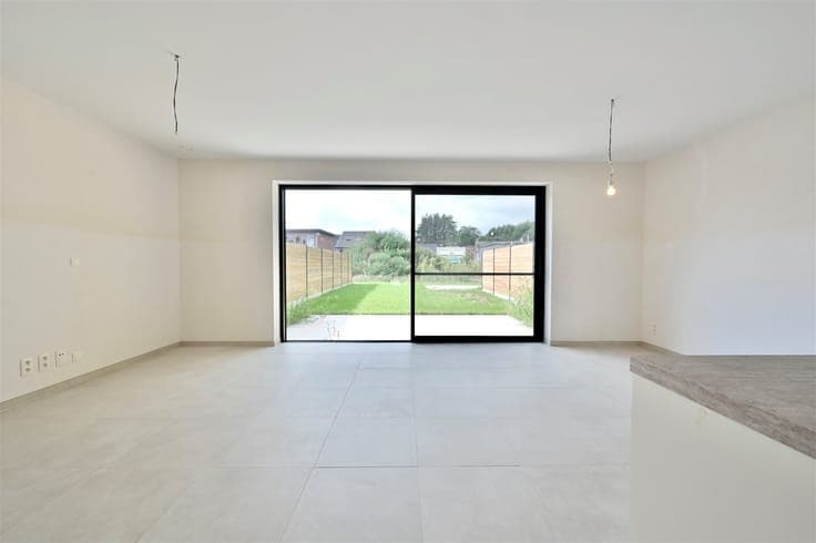 Moderne nieuwbouwwoning met 4 slpk en zonnige tuin