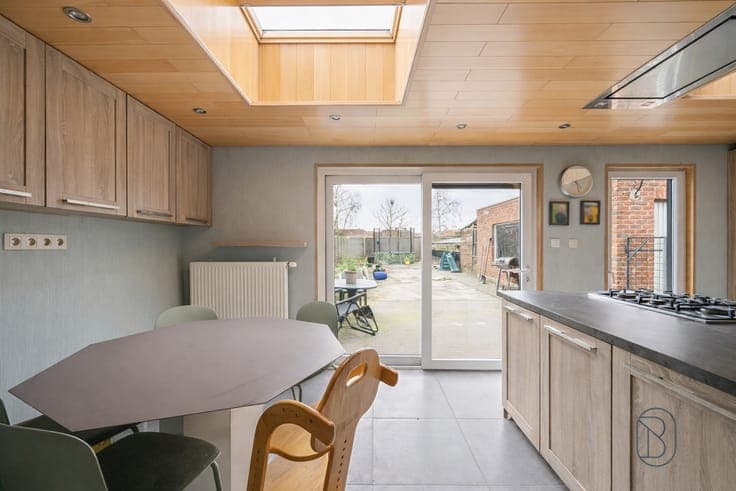Semi-detached house with garage and garden in Harelbeke