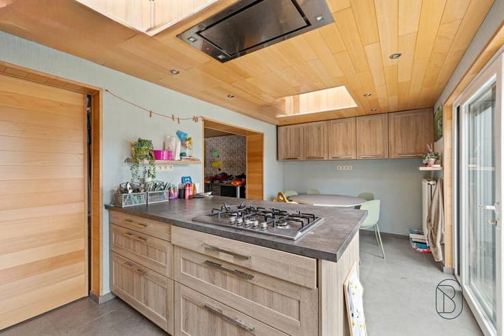 Semi-detached house with garage and garden in Harelbeke