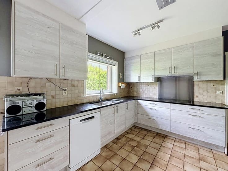 Quiet in a sought-after area, lovely 3-bedroom villa