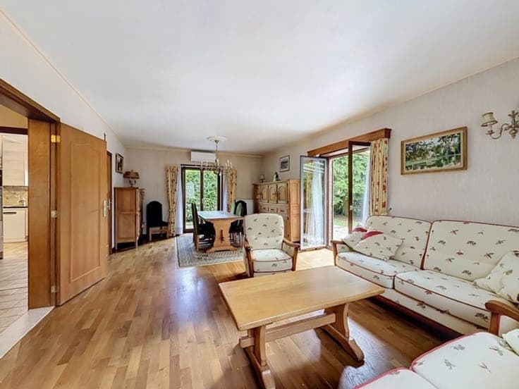 Quiet in a sought-after area, lovely 3-bedroom villa