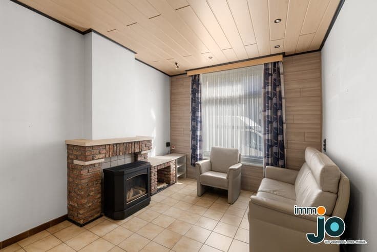 Move-in ready and spacious family home with 4 Bedrooms in...