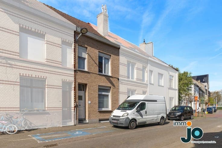 Move-in ready and spacious family home with 4 Bedrooms in...