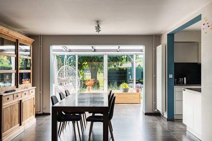 Spacious 4-bedroom family home in Gavere