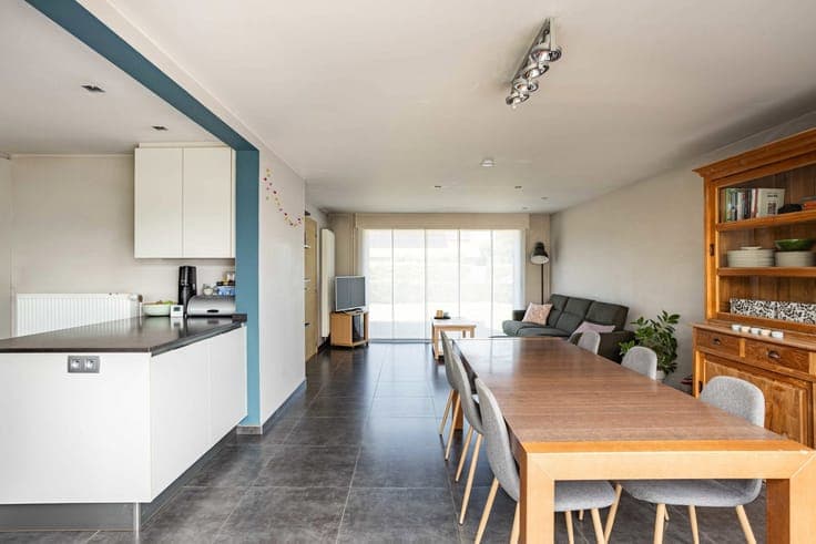 Spacious 4-bedroom family home in Gavere