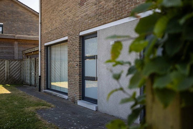 Spacious 4-bedroom family home in Gavere