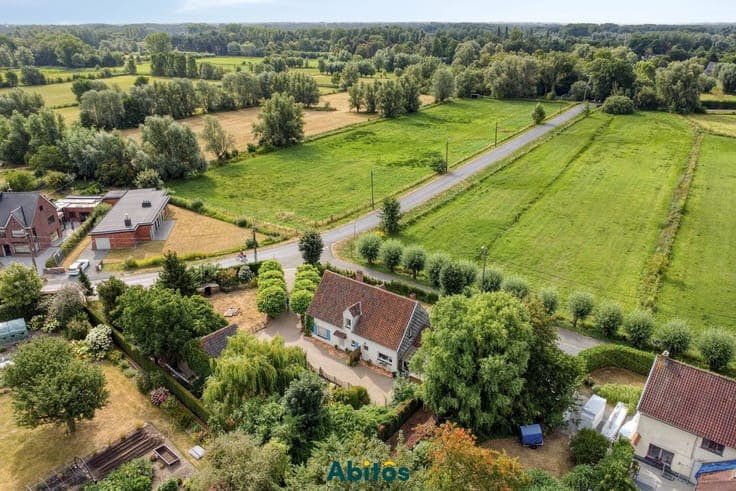 Unique villa with an annex in a quiet neighborhood