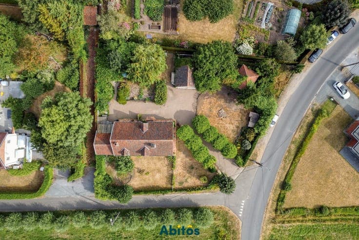 Unique villa with an annex in a quiet neighborhood