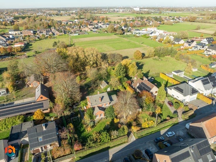 Te renoveren villa met 5 slpkrs op een perceel van 3908 m...