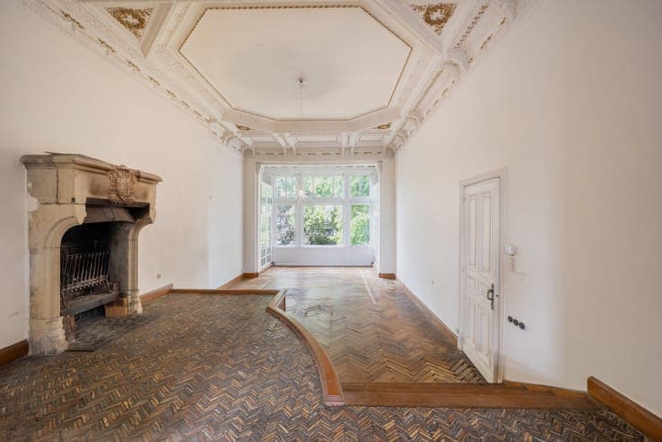 Magnificent manor house, Quai de Rome