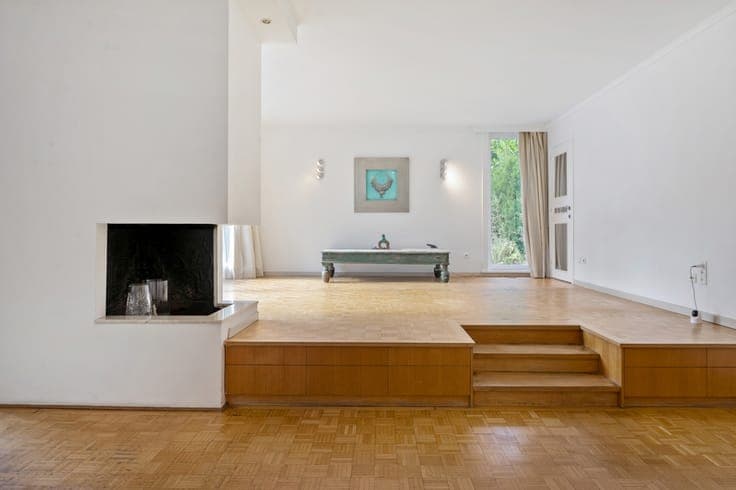 Villa with swimming pool in a prestigious AAA location