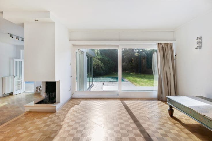 Villa with swimming pool in a prestigious AAA location