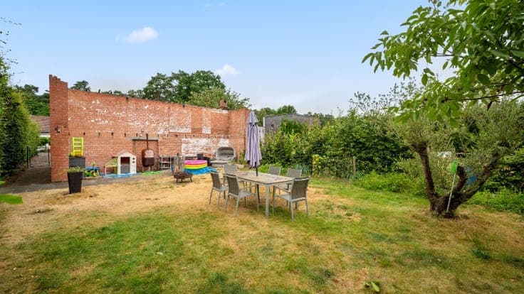 Woning van 130m² met ruim bijgebouw op 5a40ca