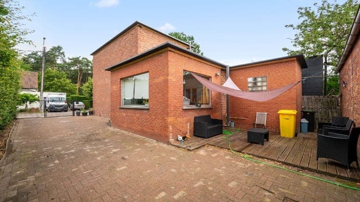 Woning van 130m² met ruim bijgebouw op 5a40ca