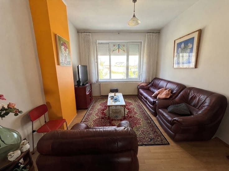 4-Bedroom Family House with Terrace and Garden – Forest, Ste