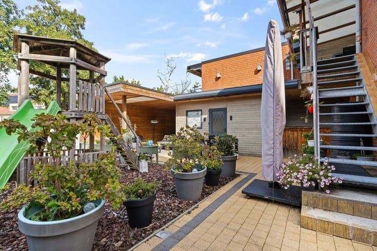 Row house