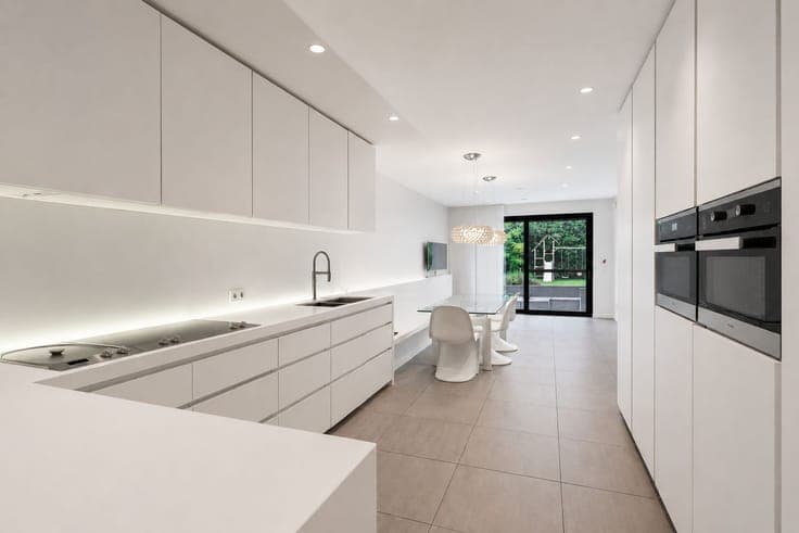 Riante woning (413 m²) met garage in Edegem