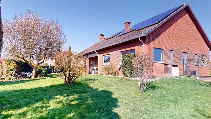 Magnifique villa 5 chambres, 22 panneaux, garage, jardin SUD