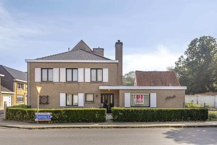 Spacious house for sale with 5 rooms in Elverdinge