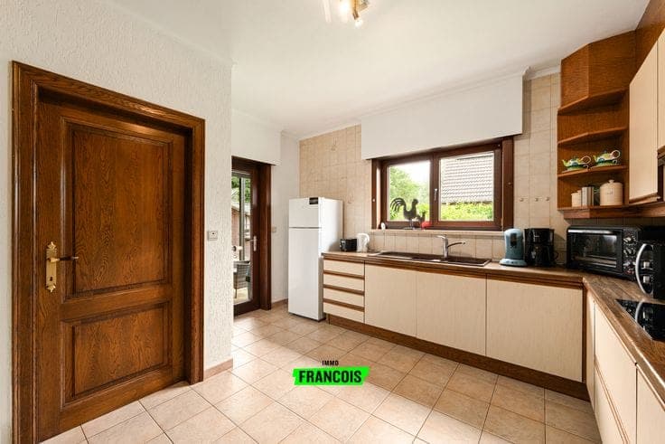 A beautifully maintained villa in an exclusive residential …