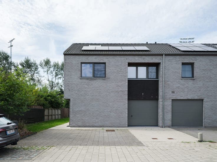 Move-in-ready and energy-efficient semi-detached home in Oos
