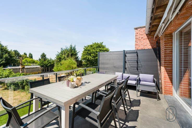 Instapklare woning met 4 slk en zonnige tuin in Moeskroen