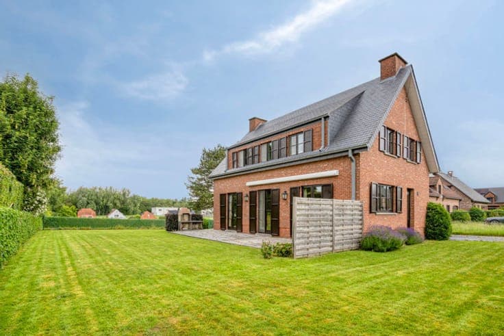 Charming villa centrally located in Overijse.