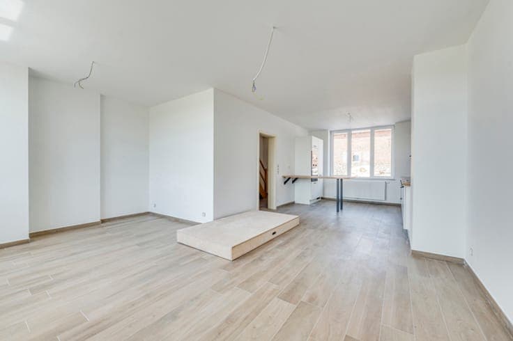 Beautiful, fully renovated 2-sided house in Fallais