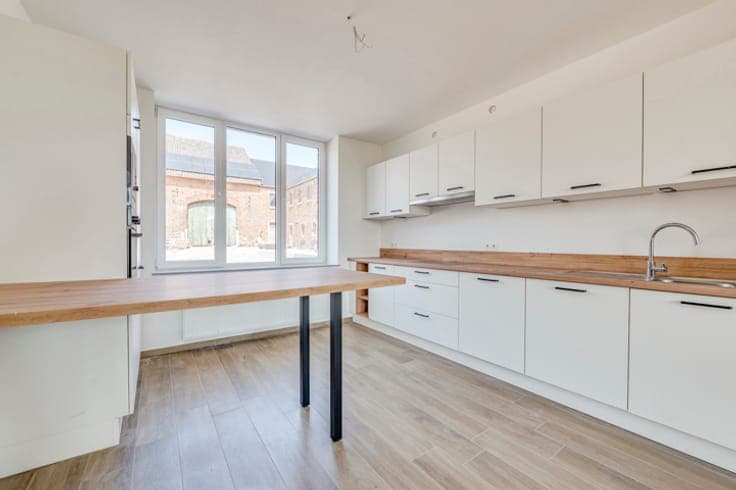 Beautiful, fully renovated 2-sided house in Fallais