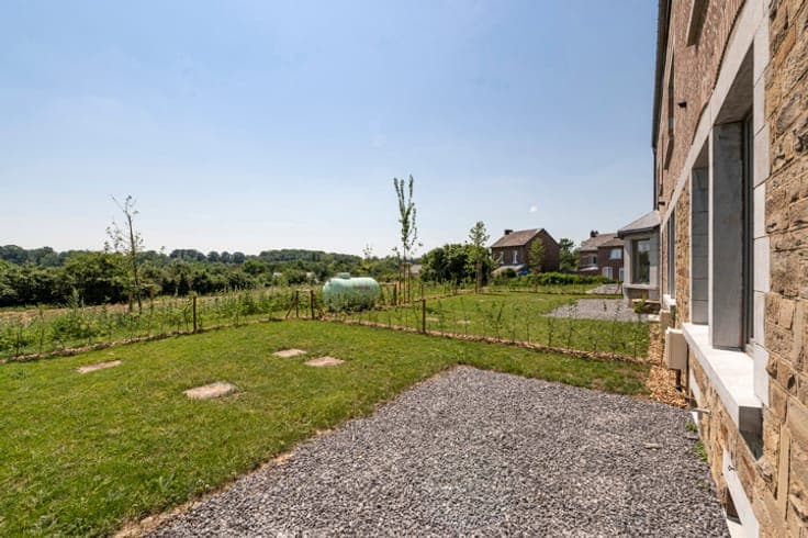 Beautiful, fully renovated 2-sided house in Fallais