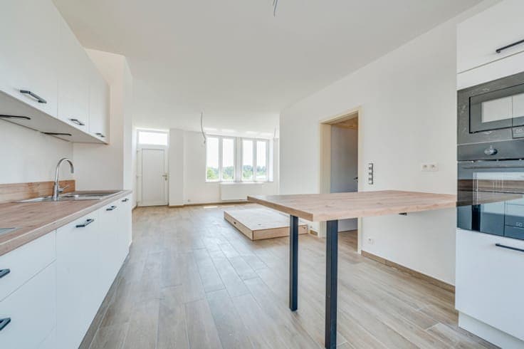 Beautiful, fully renovated 2-sided house in Fallais