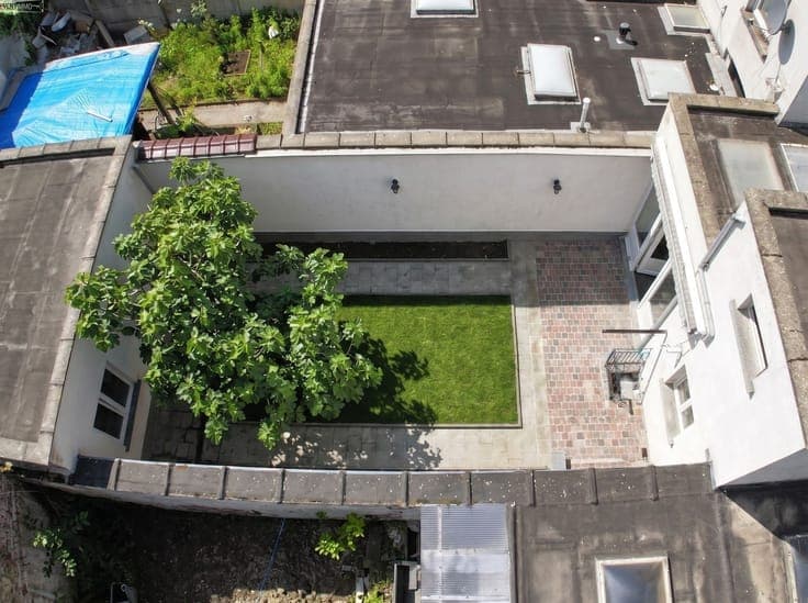 Charming house with a south-facing garden