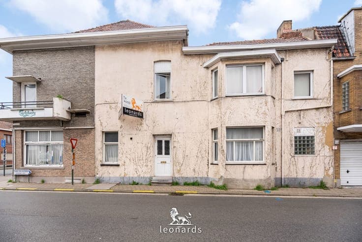 Appartementsgebouw met renovatiepotentieel in Ingelmunster