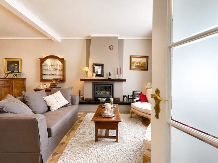 4-bedroom (or more) mansion with garden and garage!