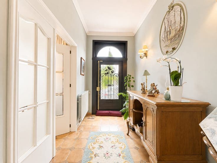 4-bedroom (or more) mansion with garden and garage!