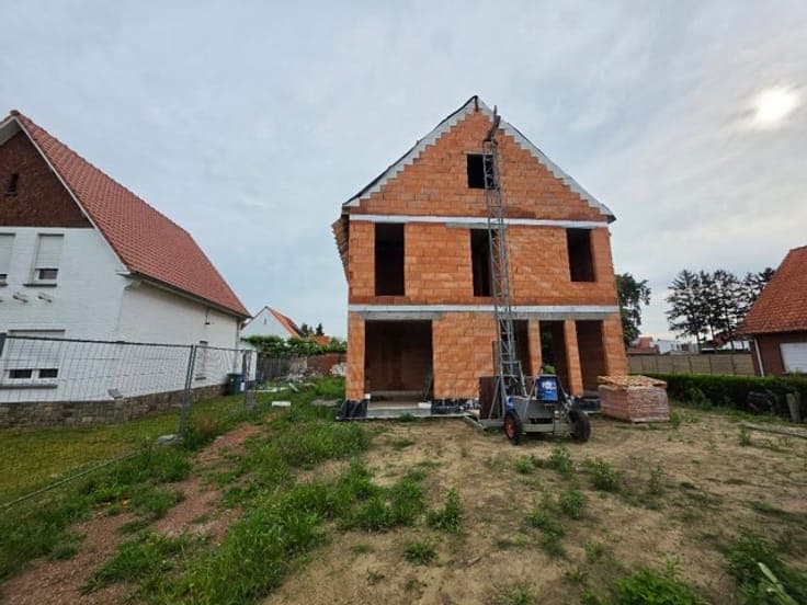 Detached new-build home with custom finishes