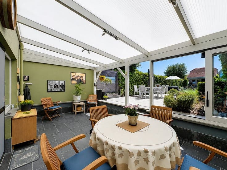 House with swimming pool and sunny terrace for sale in Aalst