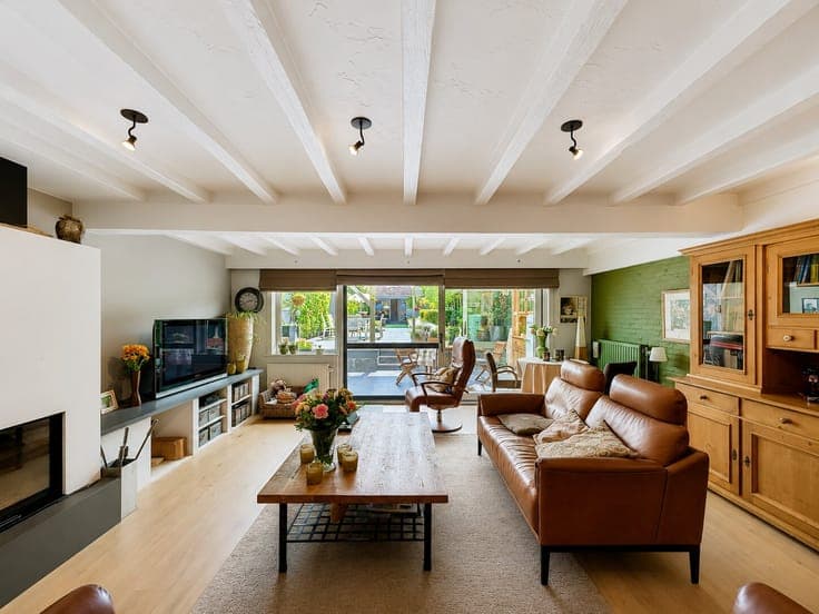 House with swimming pool and sunny terrace for sale in Aalst