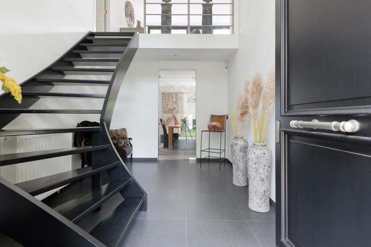 Timeless villa on a spacious, wooded plot in Kapellen
