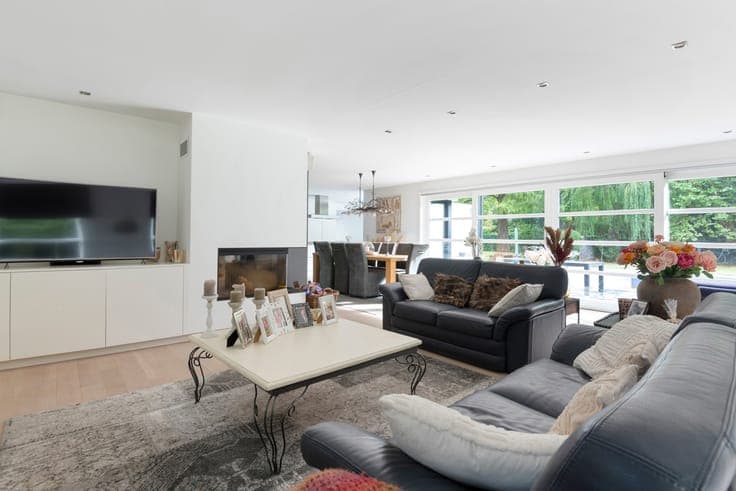 Timeless villa on a spacious, wooded plot in Kapellen