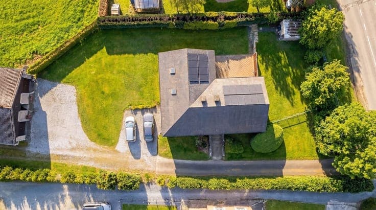 Villa de plain pied + Entrepôt + terrain agricole