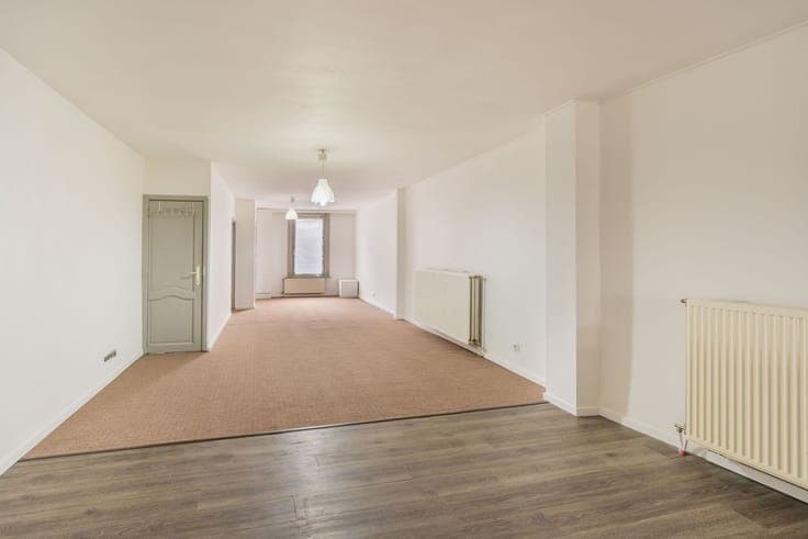 Move-in ready home with 3 bedrooms and 2 bathrooms