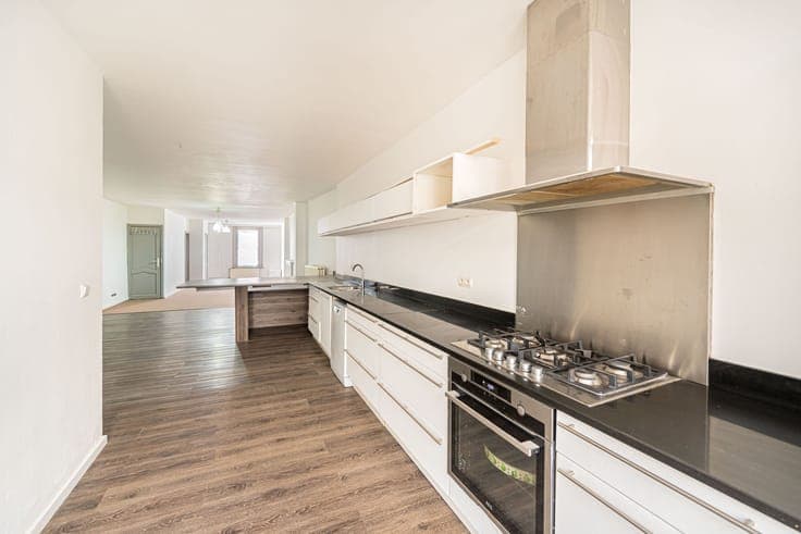 Move-in ready home with 3 bedrooms and 2 bathrooms