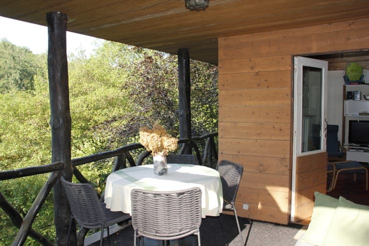 Unique, move-in ready, fully furnished holiday home on the L