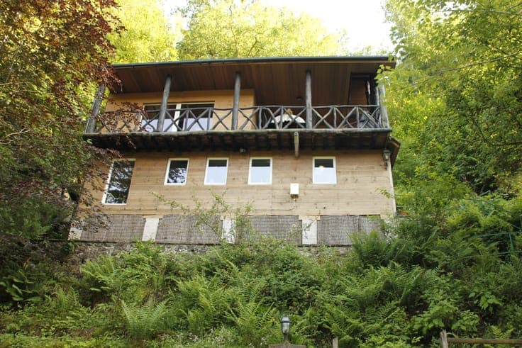Unique, move-in ready, fully furnished holiday home on the L