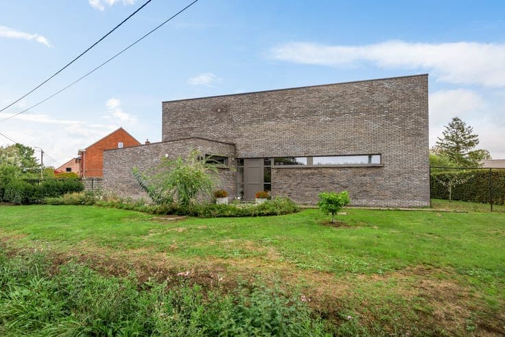 Instapklare energiezuinige villa met 4 zeer ruime slpkrs ...
