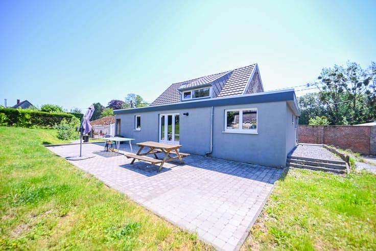 House 3ch with garage and outbuilding in Ochain!