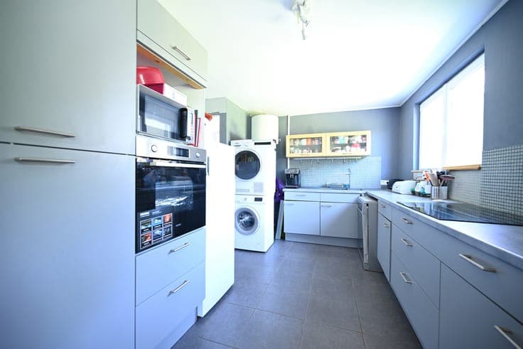House 3ch with garage and outbuilding in Ochain!