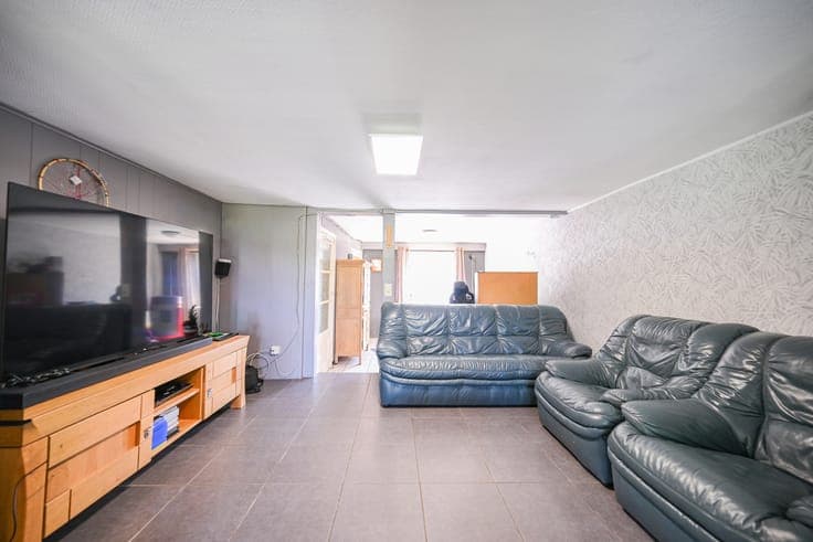 House 3ch with garage and outbuilding in Ochain!
